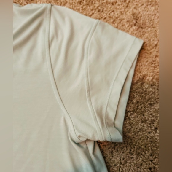 EUC Zella
Breathe Active V-Neck Short Sleeve Tee in Light Teal, Size Medium - Picture 14 of 16